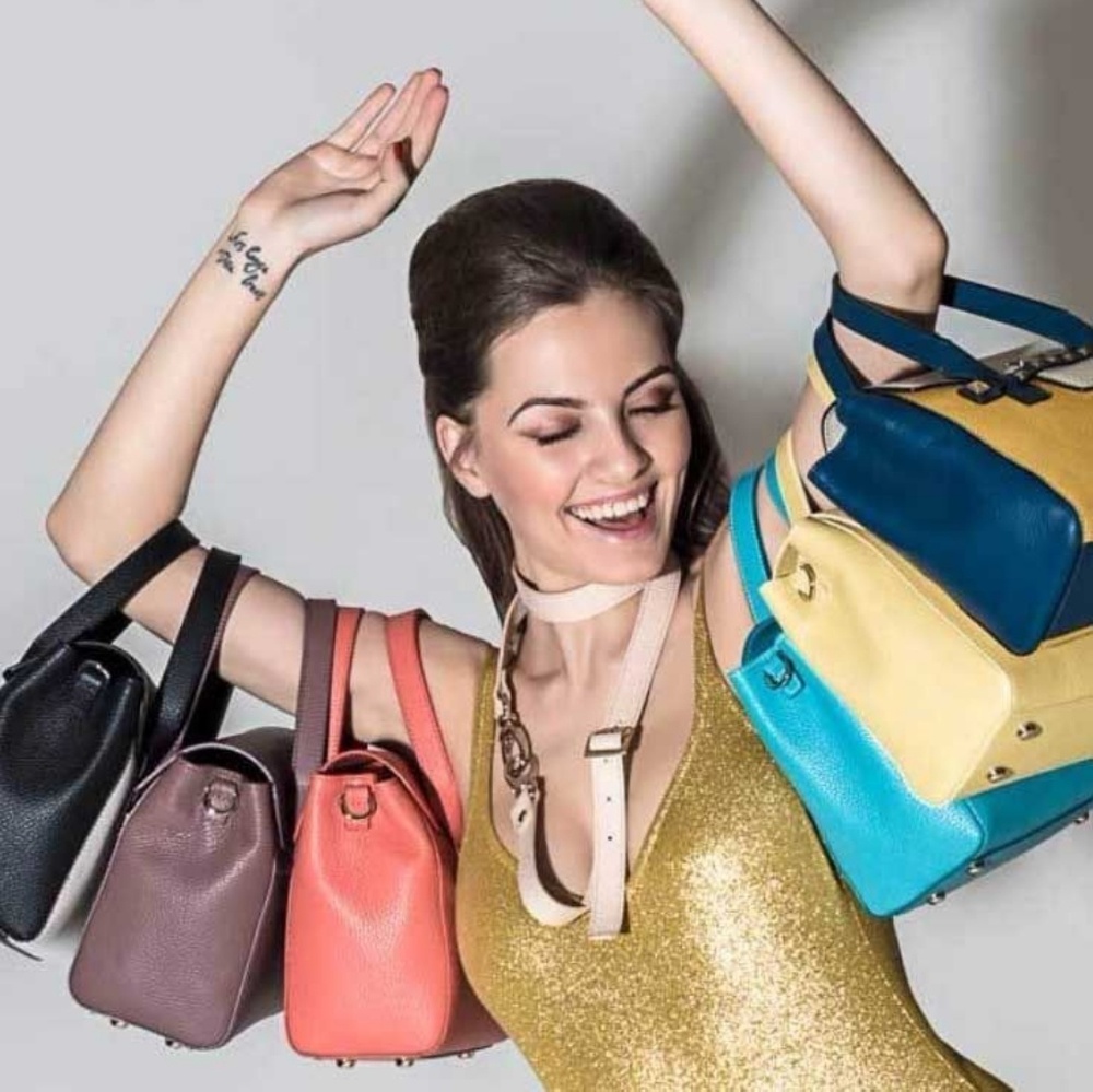 Handbags - Picture 3 of 3